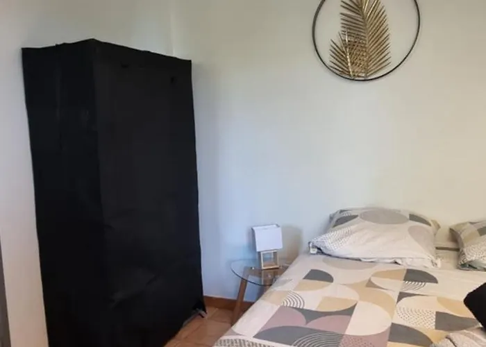Apartment Rose Rdc Parking Securise Renove Proc Cite Congres Cocon Cosy 27m2 Anzin